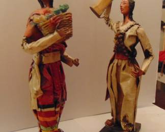 Figurines.