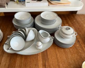 8-pc Celebrity Anniversary Fine China Set