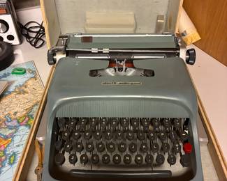 Electric typewriter