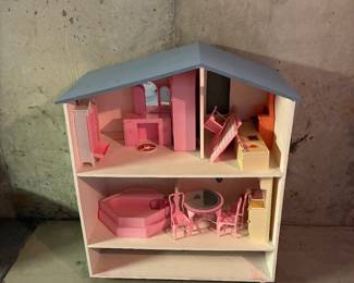 Doll house with accessories