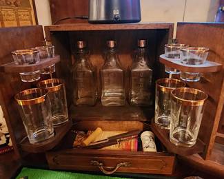 MCM Portable Bar Set