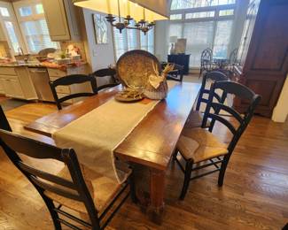 Table and Chairs with  2 additional leaves