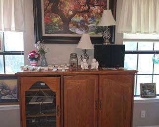 Lovely smaller chest with storage, decor items & picture