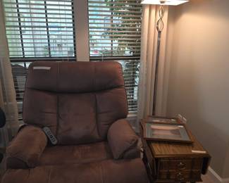 End table & stand lamp next to recliner