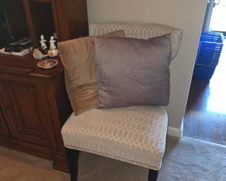 Chair & pillows