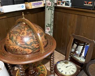 Globe Bar