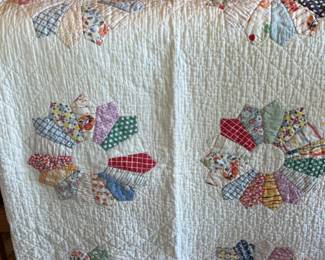 32 VintageHandmadeQuilt