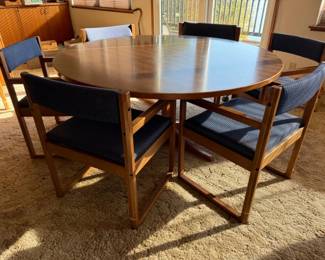 11 LargeRoundDiningTablewith7UpholsteredChairs