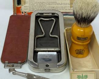 154 FrenchIvoryCombAntiqueRollsRazorBadgerHairBrush