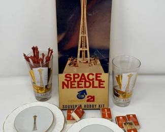 156 SpaceNeedleModelKit1962WorldsFairCollectables