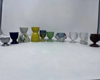 67 AColorfulCollectionof10RandomEggCups
