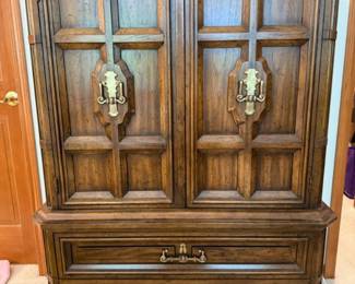 246 DrexelHeritageArmoire