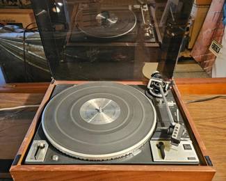186 VintageDual1249BeltDrivenTurntable
