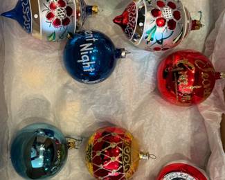 252 60MostlyVintageGlassOrnaments