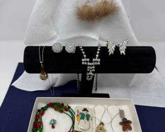 207 HolidayandCoutureJewelryFurEarringsRingSet