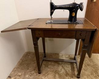 173 SingerDropTableElectricSewingMachine