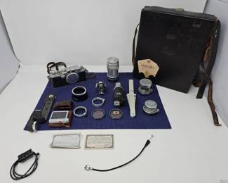 1 1950sLeicaIIIcCameraWithLensesOriginalCase