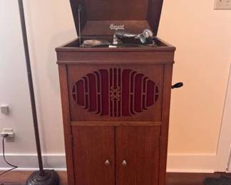 Antique Brunswick phonograph with records