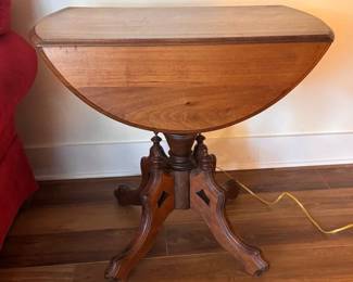 Drop leaf occasional table