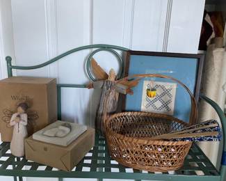 Nice decorative items, lots of angel items