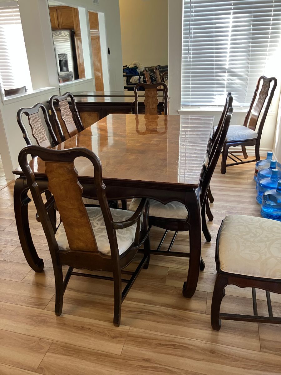 Broyhill “Ming” Dining table w/ 8 chairs