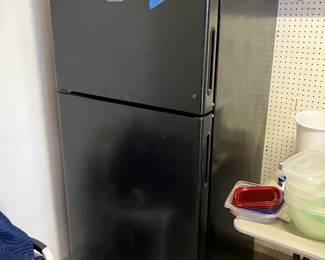 Hotspot Garage Refrigerator