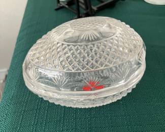 vintage 1977 Avon Mother's Day Fostoria crystal egg-shaped trinket box or soap dish.