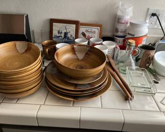 Stoneware dishes