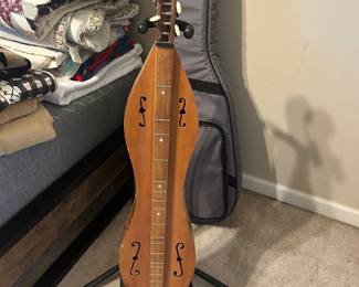 Vintage Mountain/Appalachian Dulcimere