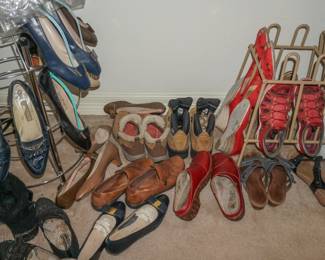 Ladie's shoes