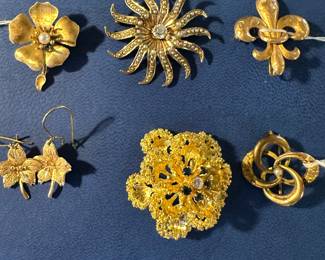 Various Gold Pieces 