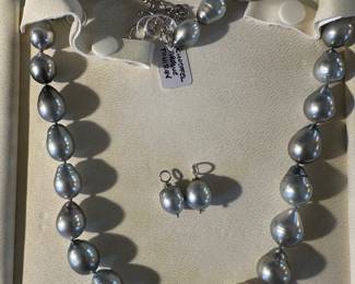 Schoeffel baroque Tahitian Pearls