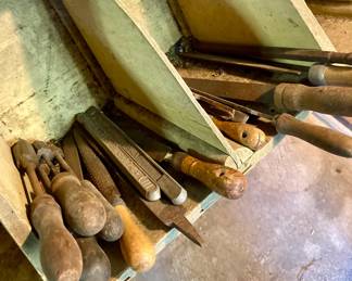 Many vintage tools!