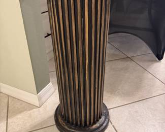 Nantucket Black & Gold Pedestal 
