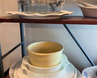 Vintage yellow fiesta mixing bowl