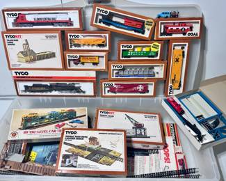 Tyco Train Pieces