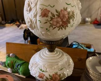 Vintage gone with the wind lamp