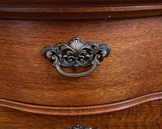 E21 - $100. Lexington Victorian Sampler Single Nightstand. Measures 26" wide x 18" deep x 26" tall.