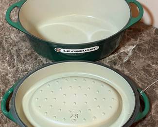 E18 - $100. Le Creuset Doufeu #28. Brand New.