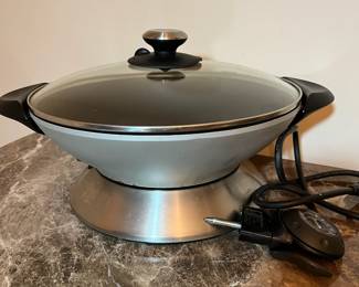 E114 - $75. Breville Wok.