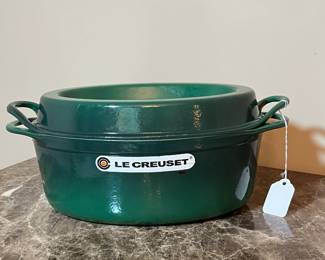 E18 - $100. Le Creuset Doufeu #28. Brand New.