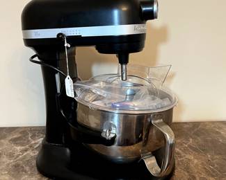 E120 - $150. Kitchen Aid 6 Qt. Mixer. Professional 600.