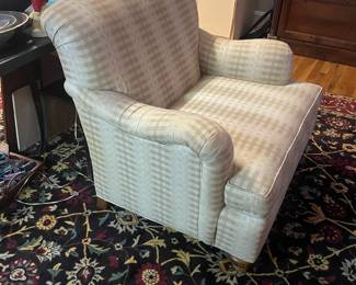 E103 - $100. Ethan Allen Side Chair. Measures 37" wide x 32" deep x 33" tall.