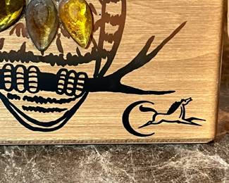 E87 - $50. Enid Collins Vintage 2 Owlets Wooden Box Purse. Missing one stone on the left owl.