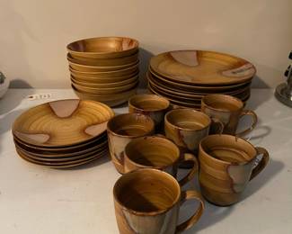 E91 - $100. Sango Splash Set. 9 Dinner Plates, 6 Salad Plates, 8 Bowls, 7 Mugs.