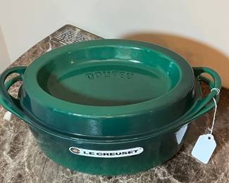 E18 - $100. Le Creuset Doufeu #28. Brand New.