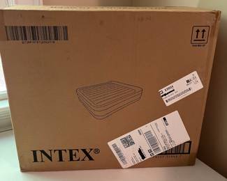 E48 - $40. Intex KING Deluxe Pillow Rest Airbed. NEW in box.