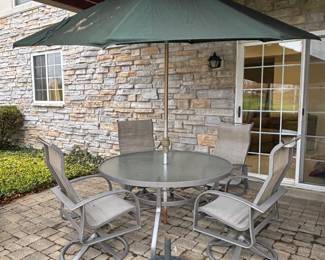 Patio Table/Chairs/Umbrella