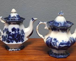 2 Blurred Blue Teapots