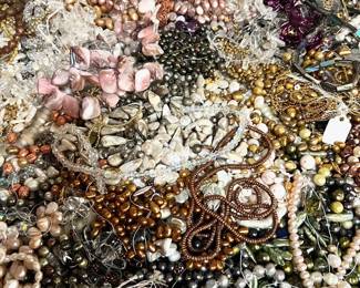 Metallic Pearlescent Loose Beads
